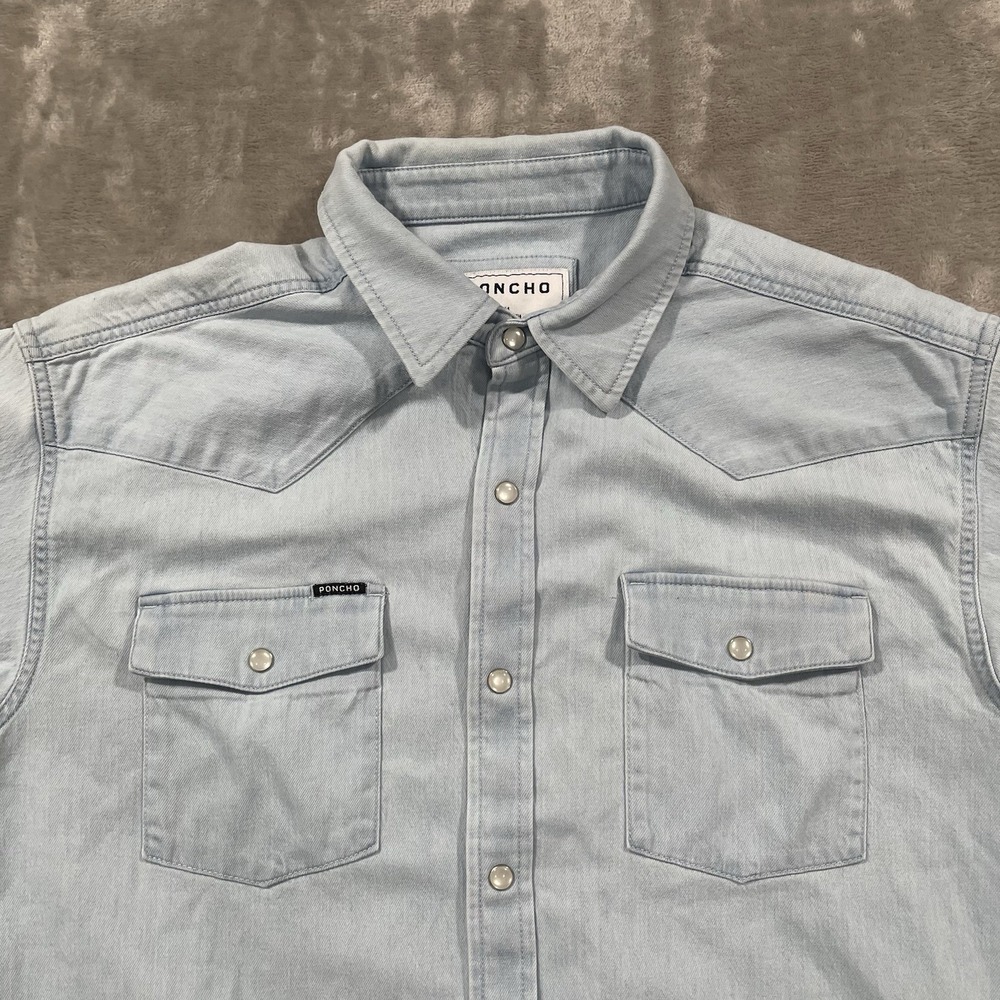 Poncho Shirt Mens Medium Blue Denim Pearl Snap Western Outdoors - Picture 2 of 8